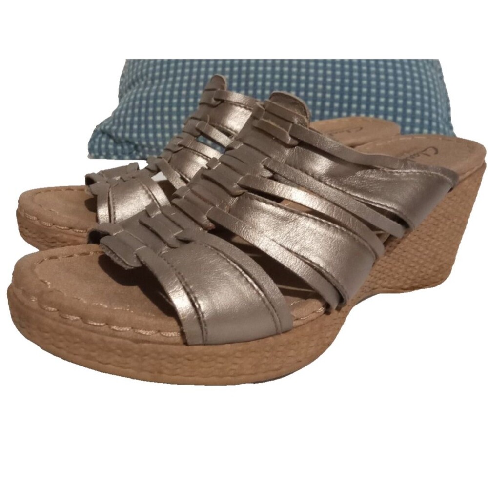 Clarks Bendables Sandals Wedge Women's Size 9 Or 9.5 Slip On Wedge Golden Solid